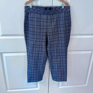 Torrid women’s size 1 (14/16 1X) Blue and Gray plaid cropped ponte pants